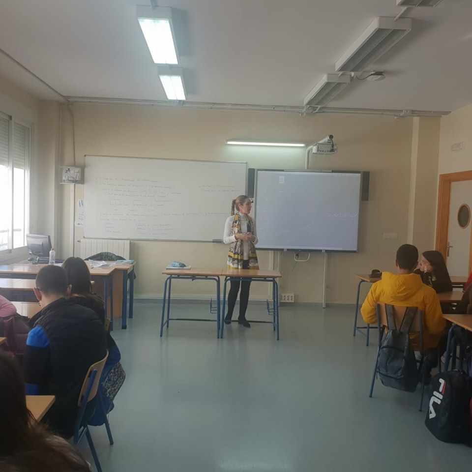 Taller sobre Riesgos del Uso de Internet