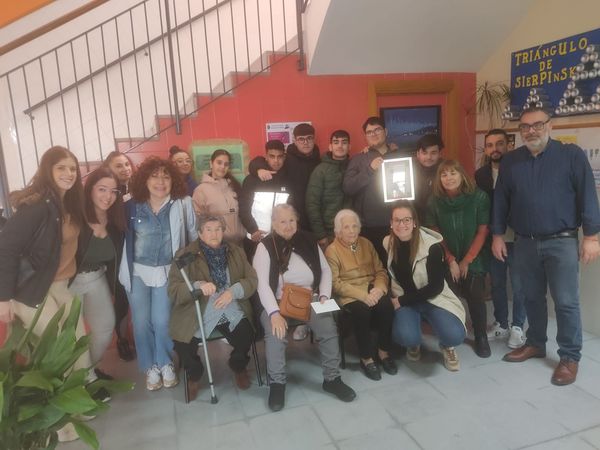 Visita de la Asociación de Alzheimer Sierra Mágina
