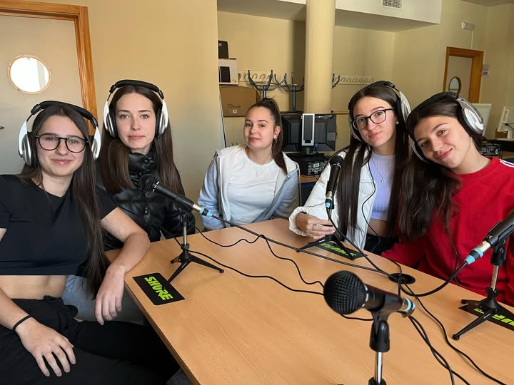 A Puerta Cerrada 1x09