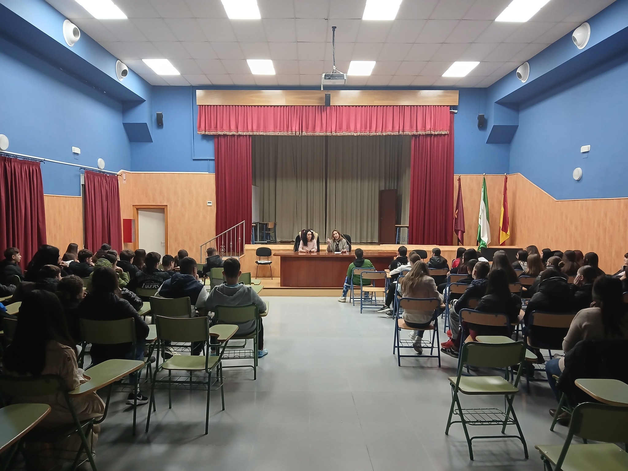 Charla sobre responsabilidades civiles y penales de los menores