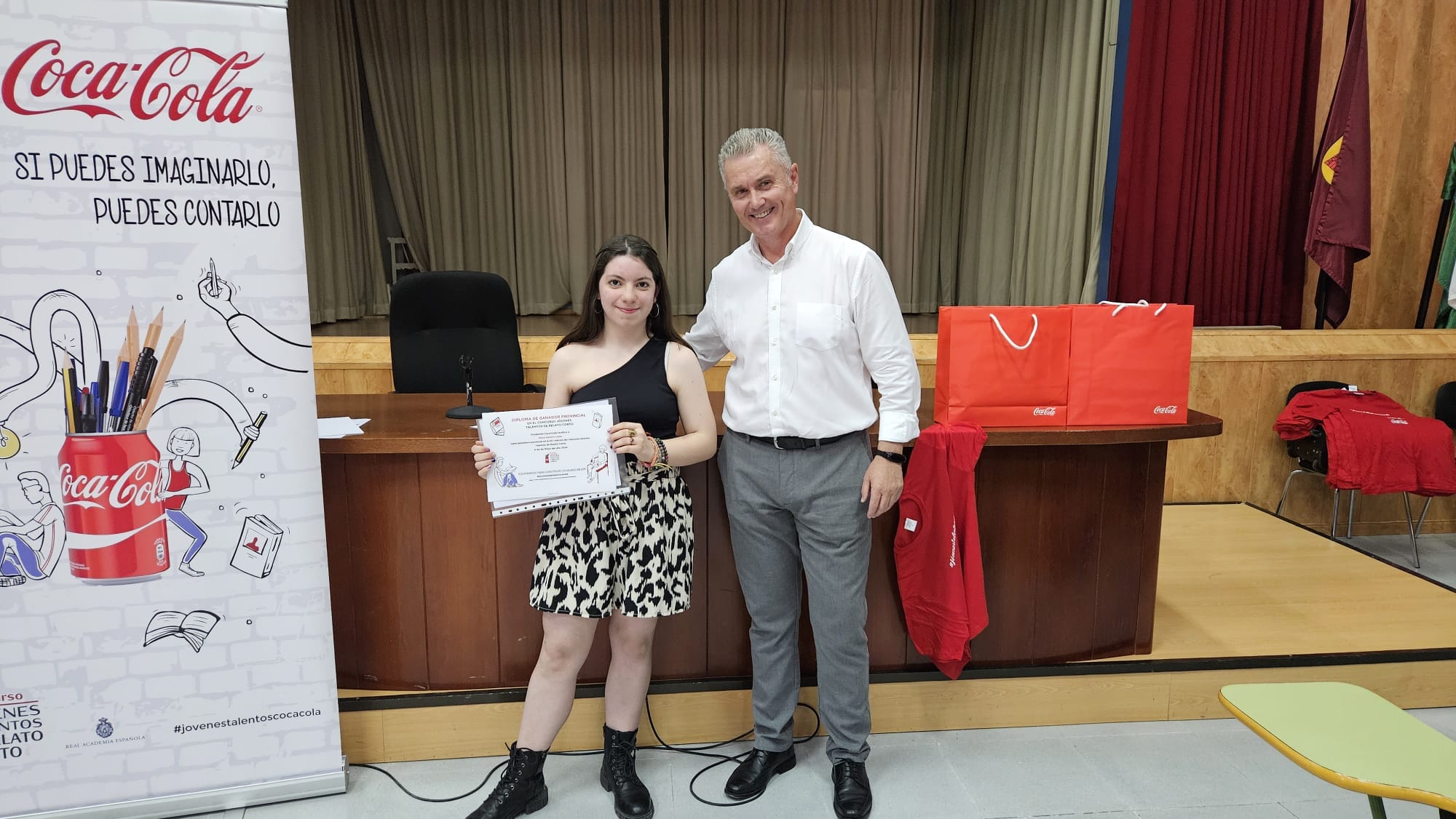 Entrega Premio Provincial Jóvenes Talentos Literarios a Diana Galiano López